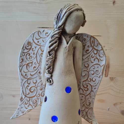 Friedensengel aus Ton